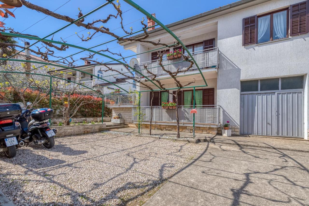 Apartment Mirijana Tar-Vabriga Exterior photo